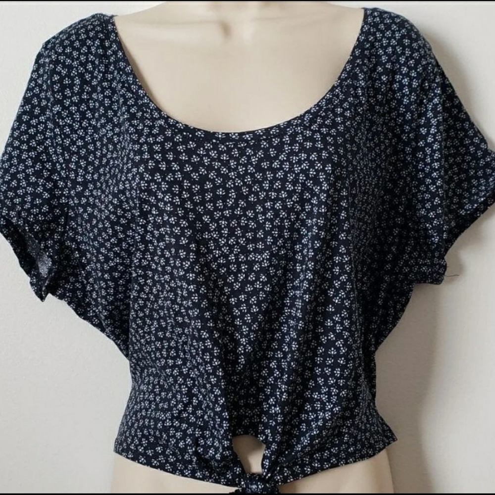 H&M Women's Blue Floral Top